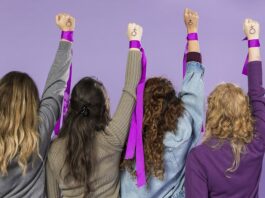 amigas en el Día Internacional de la Mujer